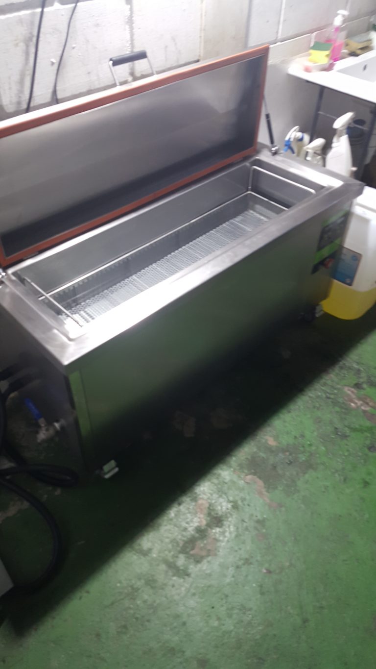 1800 eur maquina ultrasonidos industrial 100L ,4500 w,380v