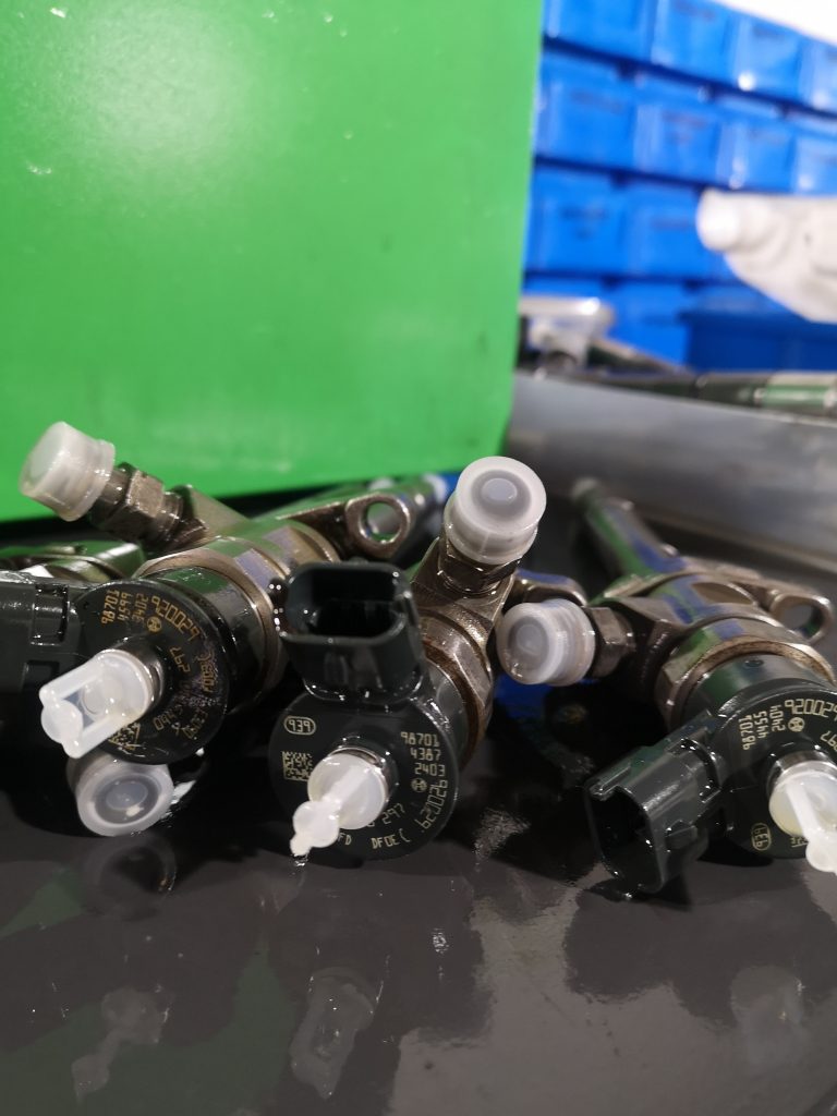 Inyector intercambio citroen peugeot referencia Bosch 0445110297